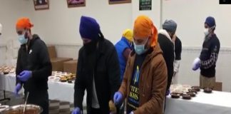 Sikhs prepare over 30,000 free meal packets for Americans in self-isolation Skih prepare food for coronavirus